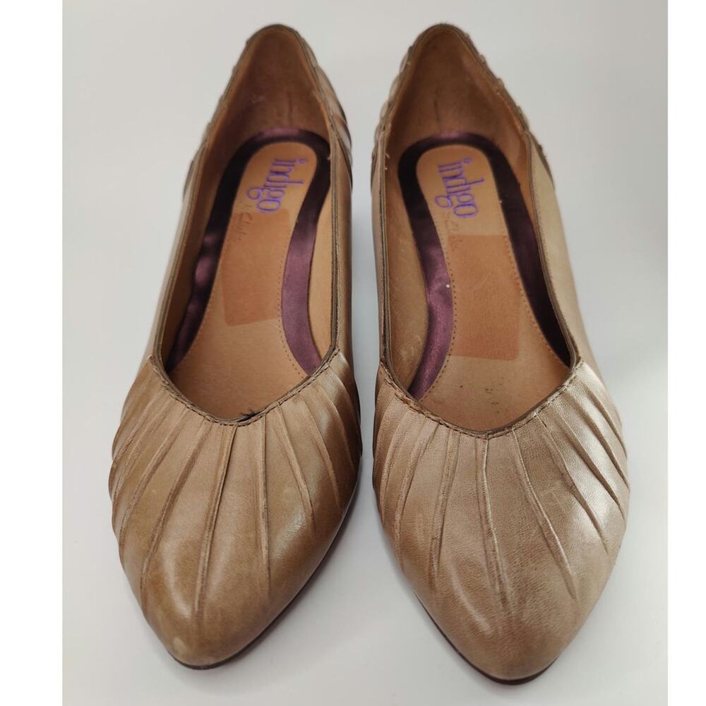 Tan leather pleated heels sz 8.5. Indigo by Clarks - Picture 2 of 9